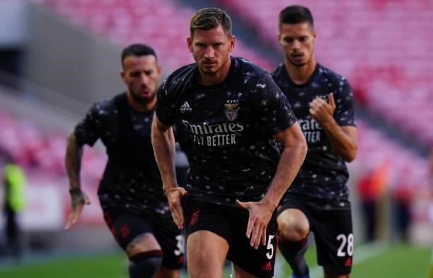 Jan Vertonghen of SL Benfica in action during warm up before the start of the UEFA Champions League Third Qualifying Round Leg Two match between SL...