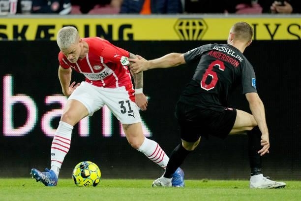 Philipp Max of PSV, Joel Andersson of FC Midtjylland during the UEFA Champions League match between Benfica v Spartak Moscow at the Estadio do SL...