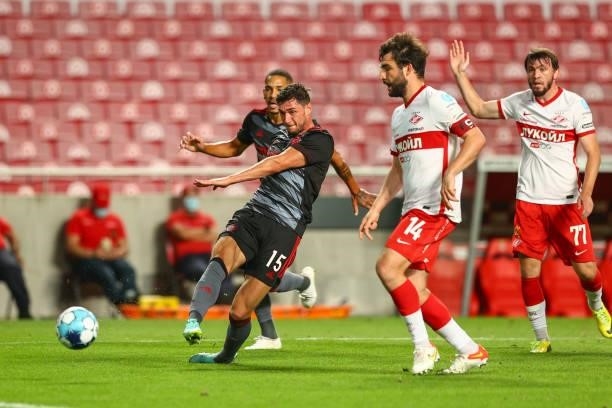 Roman Yatemchuck of SL Benfica scores SL Benfica second goal during the UEFA Champions League Third Qualifying Round Leg One match between SL Benfica...