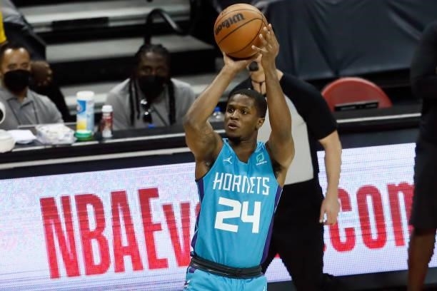 Kenny Williams of Charlotte Hornets shoots the ball against the Sacramento Kings during the 2021 Las Vegas Summer League on August 9, 2021 at the...