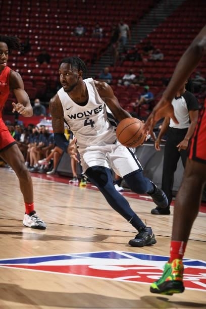 Jaylen Nowell of the Minnesota Timberwolves drives to the basket against the Chicago Bulls during the 2021 Las Vegas Summer League on August 12, 2021...