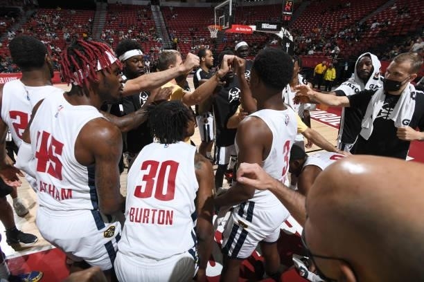 The Denver Nuggets huddle up during the game against the Phoenix Suns during the 2021 Las Vegas Summer League on August 12, 2021 at the Thomas & Mack...