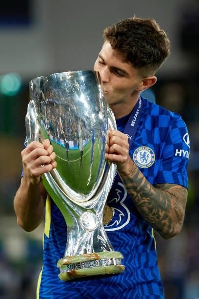 Christian Pulisic of Chelsea kiss the trophy after winning with his team the UEFA Super Cup Final match between Chelsea CF and Villarreal CF at...