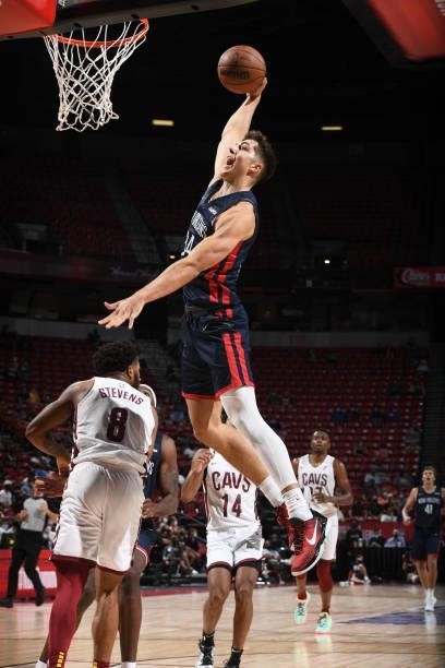 Daulton Hommes of the New Orleans Pelicans dunks during the game against the Cleveland Cavaliers during the 2021 Las Vegas Summer League on August...