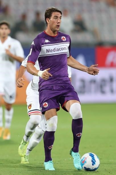 Dusan Vlahovic of AFC Fiorentina in action during the Coppa Italia match between ACF Fiorentina and Cosenza at Artemio Franchi on August 13, 2021 in...