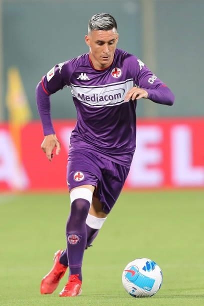 Jose' Maria Callejon of AFC Fiorentina in action during the Coppa Italia match between ACF Fiorentina and Cosenza at Artemio Franchi on August 13,...