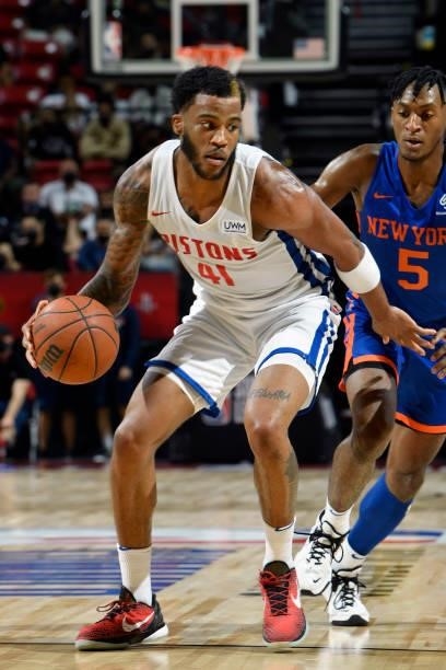 Saddiq Bey of the Detroit Pistons dribbles the ball during the game against the New York Knicks during the 2021 Las Vegas Summer League on August 13,...