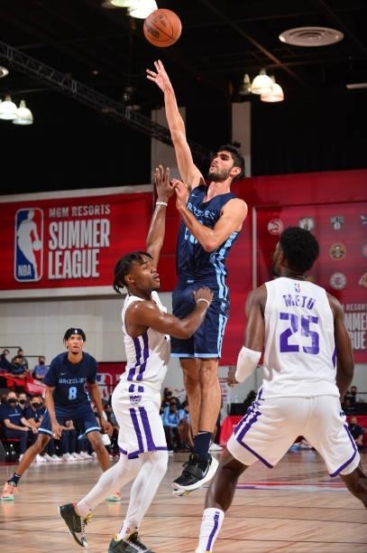 Santi Aldama of the Memphis Grizzlies shoots the ball against the Sacramento Kings during the 2021 Las Vegas Summer League on August 13, 2021 at the...