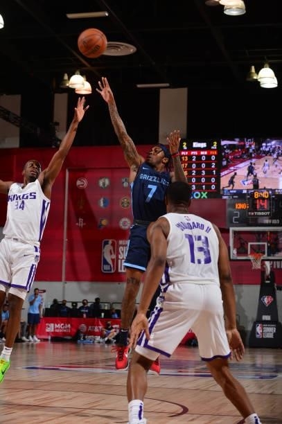 Ahmad Caver of the Memphis Grizzlies shoots the ball against the Sacramento Kings during the 2021 Las Vegas Summer League on August 13, 2021 at the...