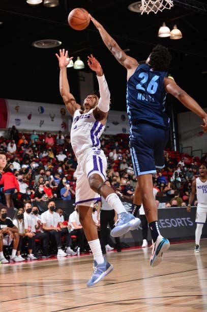 Ben Moore of Memphis Grizzlies blocks the ball against the Sacramento Kings during the 2021 Las Vegas Summer League on August 13, 2021 at the Cox...