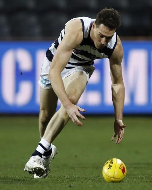 Jeremy Cameron of the Cats in action during the 2021 AFL Round 22 match between the Geelong Cats and the St Kilda Saints at GMHBA Stadium on August...