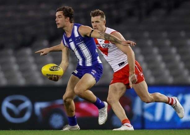 Jy Simpkin of the Kangaroos in action during the 2021 AFL Round 22 match between the North Melbourne Kangaroos and the Sydney Swans at Marvel Stadium...