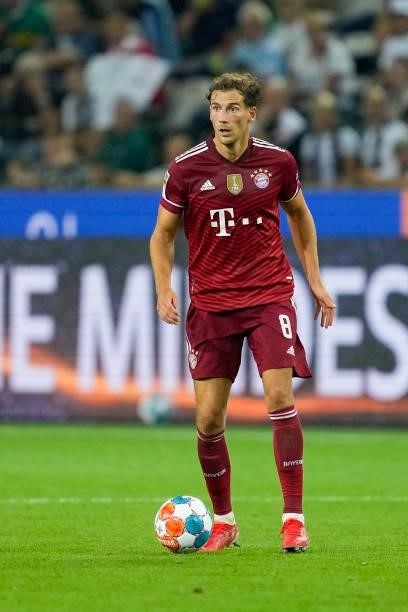 Leon Goretzka of Bayern Muenchen controls the ball during the Bundesliga match between Borussia Moenchengladbach and FC Bayern Muenchen at...