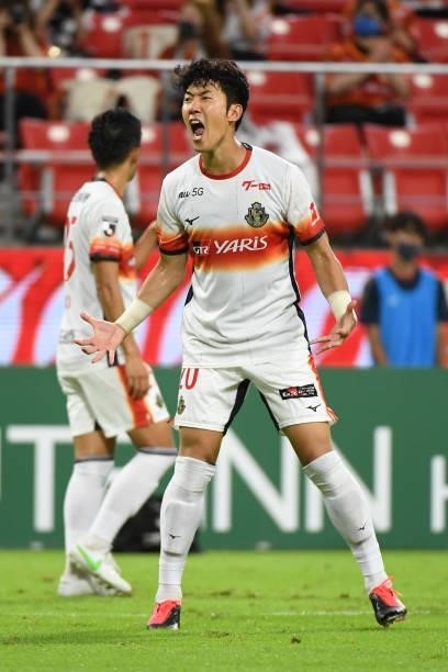 Minte Kim of Nagoya Grampus celebrates the opening goal during the J.League Meiji Yasuda J1 match between Nagoya Grampus and Shonan Bellmare at the...