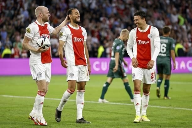 Davy Klaassen of Ajax, Noussair Mazraoui of Ajax, Steven Berghuis of Ajax celebrate the 2-0 during the Dutch Eredivisie match between Ajax Amsterdam...
