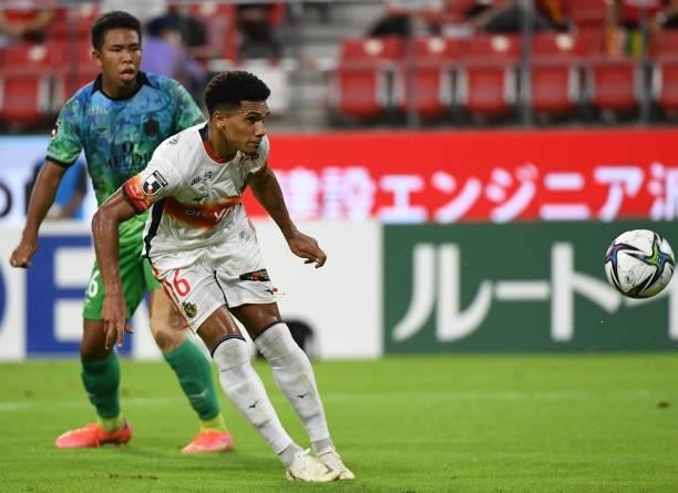 Mateus of Nagoya Grampus shoots the ball during the J.League Meiji Yasuda J1 match between Nagoya Grampus and Shonan Bellmare at the Toyota Stadium...