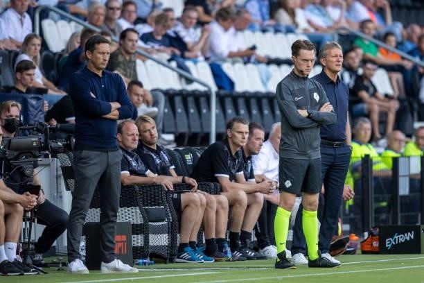 Roger Schmidt and Frank Wormuth of Heracles Almelo looks on during the Dutch Eredivisie match between Heracles Almelo and PSV Eindhoven at Erve Asito...