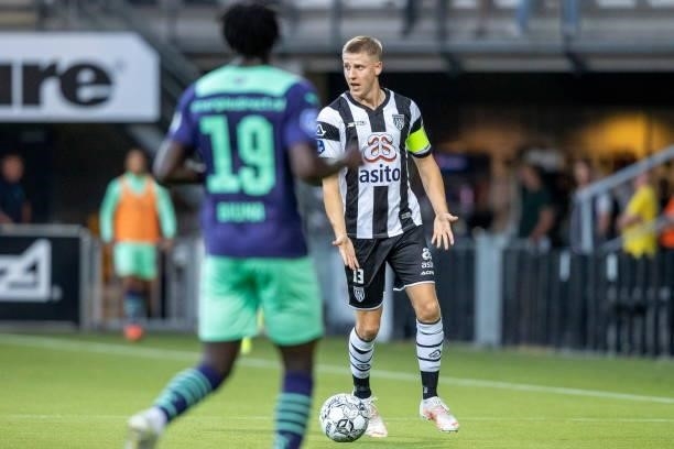 Mats Knoester of Heracles Almelo Controls the ball during the Dutch Eredivisie match between Heracles Almelo and PSV Eindhoven at Erve Asito on...