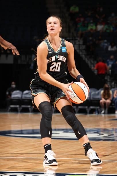 Sabrina Ionescu of the New York Liberty handles the ball during the game against the Minnesota Lynx on August 15, 2021 at Target Center in...