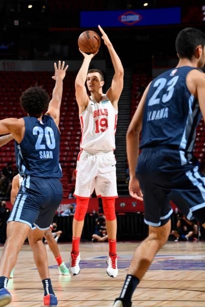 Marko Simonovic of the Chicago Bulls shoots the ball during the game against the Memphis Grizzlies during the 2021 Las Vegas Summer League on August...