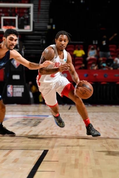 Jaylen Adams of the Chicago Bulls drives to the basket during the game against the Memphis Grizzlies during the 2021 Las Vegas Summer League on...