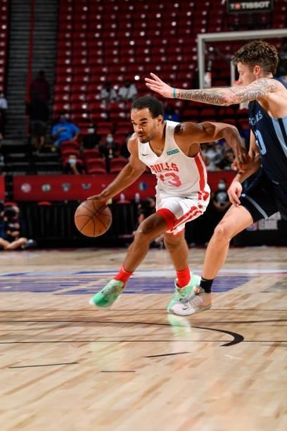 Jerome Robinson of the Chicago Bulls drives to the basket during the game against the Memphis Grizzlies during the 2021 Las Vegas Summer League on...