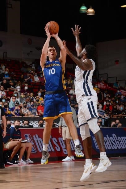 Justinian Jessup of the Golden State Warriors shoots the ball against the New Orleans Pelicans during the 2021 Las Vegas Summer League on August 15,...