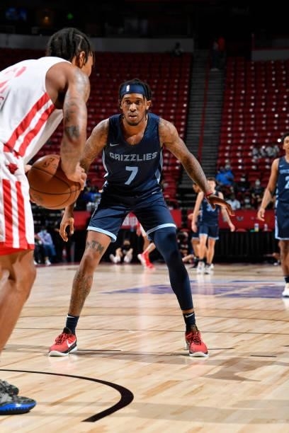 Ahmad Caver of the Memphis Grizzlies plays defense during the game against the Chicago Bulls during the 2021 Las Vegas Summer League on August 15,...