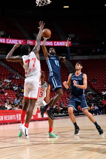 Shaq Buchanan of the Memphis Grizzlies shoots the ball during the game against the Chicago Bulls during the 2021 Las Vegas Summer League on August...