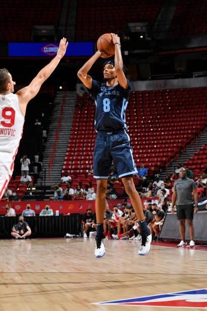 Ziaire Williams of the Memphis Grizzlies shoots the ball during the game against the Chicago Bulls during the 2021 Las Vegas Summer League on August...