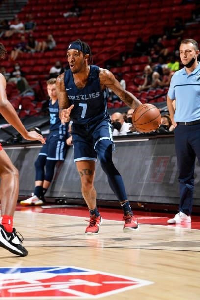 Ahmad Caver of the Memphis Grizzlies dribbles during the game against the Chicago Bulls during the 2021 Las Vegas Summer League on August 15, 2021 at...