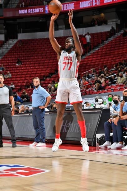 Simi Shittu of the Chicago Bulls shoots the ball during the game against the Memphis Grizzlies during the 2021 Las Vegas Summer League on August 15,...