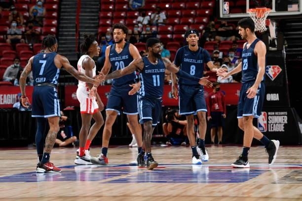 Shaq Buchanan of the Memphis Grizzlies high fives teammates during the game against the Chicago Bulls during the 2021 Las Vegas Summer League on...