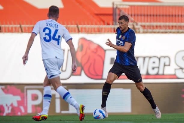 Edin Dzeko of FC Internazionale controls the ball during the Pre-Season Friendly Match between FC Internazionale and Futbol'nyj Klub Dynamo Kyiv at...