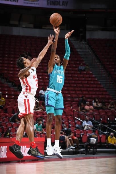 Scottie Lewis of Charlotte Hornets shoots the ball against the Chicago Bulls during the 2021 Las Vegas Summer League on August 16, 2021 at the Thomas...