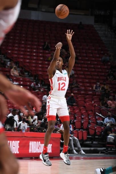Ayo Dosunmu of the Chicago Bulls shoots the ball against the Charlotte Hornets during the 2021 Las Vegas Summer League on August 16, 2021 at the...
