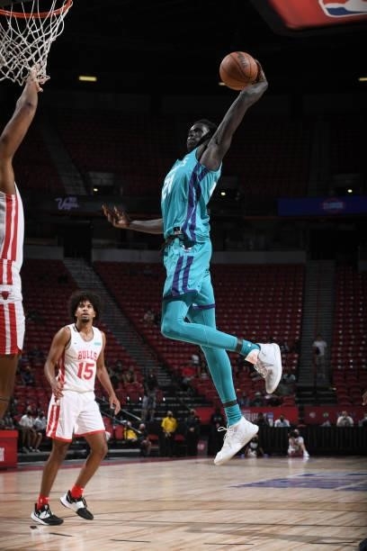 Xavier Sneed of the Charlotte Hornets drives to the basket against the Chicago Bulls during the 2021 Las Vegas Summer League on August 16, 2021 at...