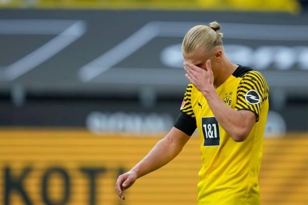 Erling Haaland of Borussia Dortmund looks dejected during the Bundesliga match between Borussia Dortmund and Eintracht Frankfurt at Signal Iduna Park...