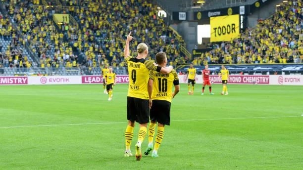 Thorgan Hazard of Borussia Dortmund ,Goal celebration,cheering after his goal to make it 2:1 with Erling Haaland of Borussia Dortmund during the...