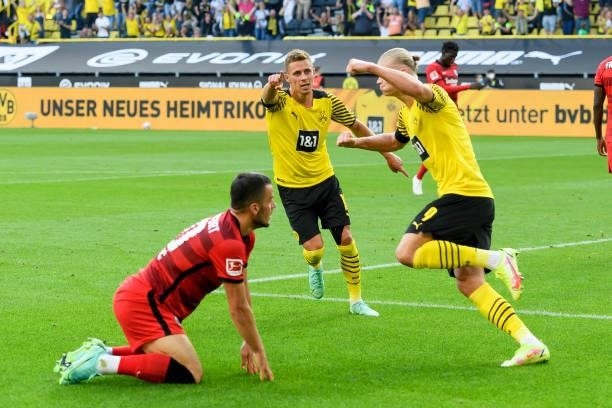 Thorgan Hazard of Borussia Dortmund ,Goal celebration,cheering after his goal to make it 2:1 with Erling Haaland of Borussia Dortmund during the...