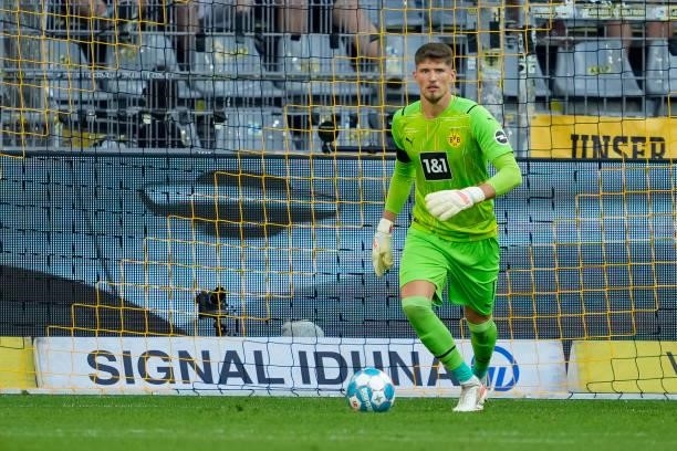 Goalkeeper Gregor Kobel of Borussia Dortmund controls the ball during the Bundesliga match between Borussia Dortmund and Eintracht Frankfurt at...