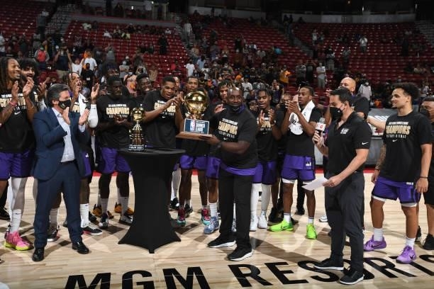 Head Coach Bobby Jackson of the Sacramento Kings celebrates with the MGM Resorts 2021 Summer League Championship Trophy after winning the 2021 Las...