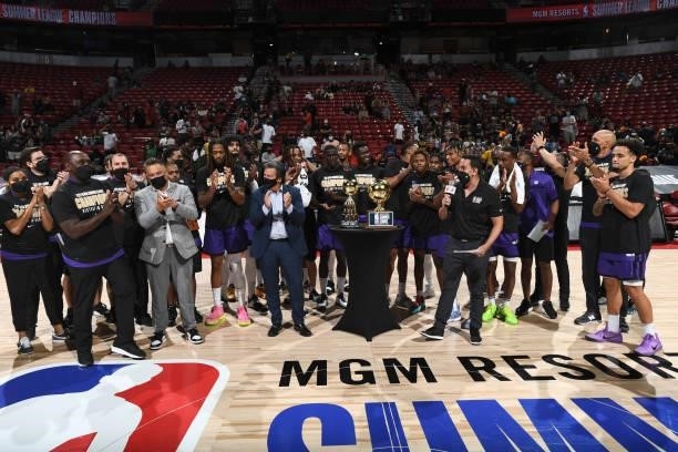 Reporter, Jorge Sedano presents the Sacramento Kings with the MGM Resorts 2021 Summer League Championship Trophy during the 2021 Las Vegas Summer...