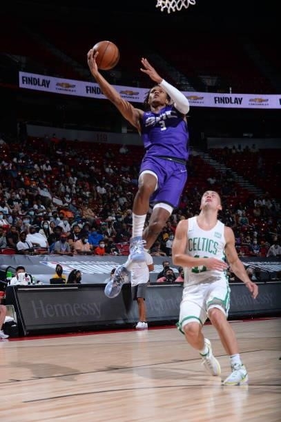 Jahmius Ramsey of the Sacramento Kings drives to the basket against the Boston Celtics during the 2021 Las Vegas Summer League Championship Game on...