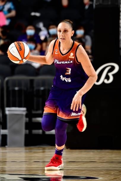 Diana Taurasi of the Phoenix Mercury dribbles the ball during the game against the Indiana Fever on August 17, 2021 at Footprint Center in Phoenix,...