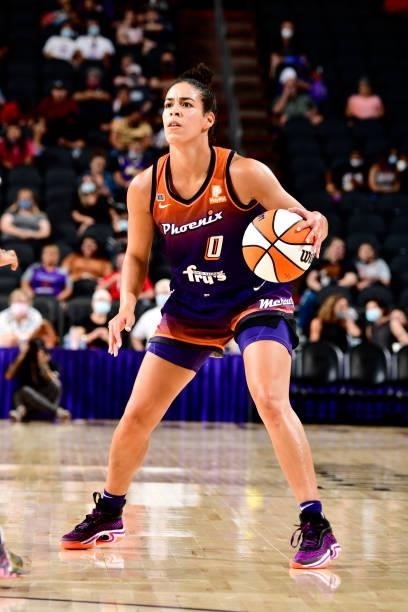 Kia Nurse of the Phoenix Mercury handles the ball during the game against the Indiana Fever on August 17, 2021 at Footprint Center in Phoenix,...
