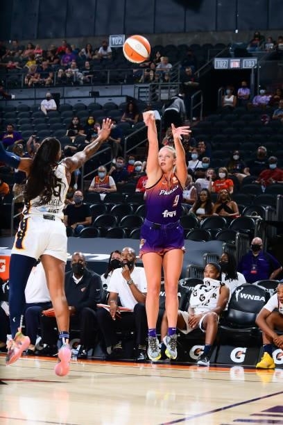 Sophie Cunningham of the Phoenix Mercury shoots the ball during the game against the Indiana Fever on August 17, 2021 at Footprint Center in Phoenix,...