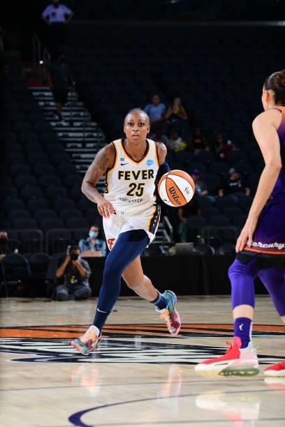Tiffany Mitchell of the Indiana Fever handles the ball during the game against the Phoenix Mercury on August 17, 2021 at Footprint Center in Phoenix,...