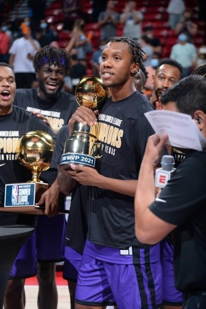 Louis King of the Sacramento Kings celebrates winning the MGM Resorts 2021 Summer League Championship Trophy after the 2021 Las Vegas Summer League...