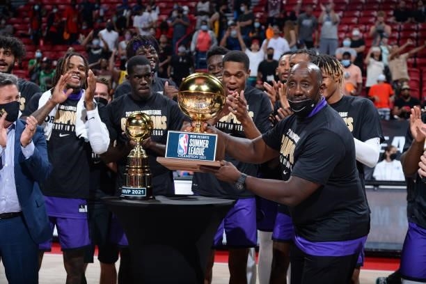Head Coach Bobby Jackson of the Sacramento Kings celebrates with the MGM Resorts 2021 Summer League Championship Trophy after winning the 2021 Las...